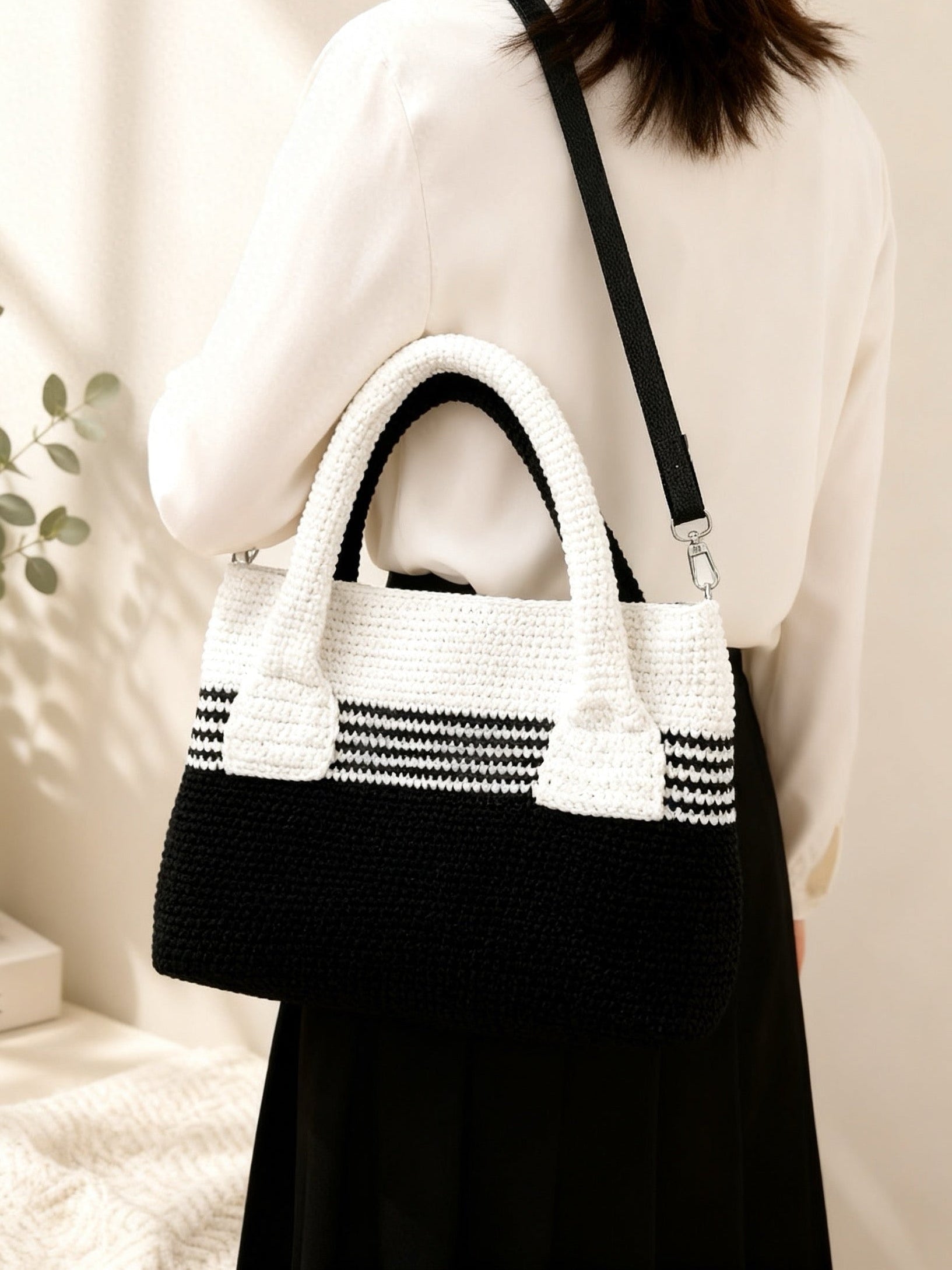 Minimalist Crochet Tote Bag